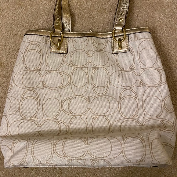 Cream coach purse with gold C’s - Picture 2 of 3